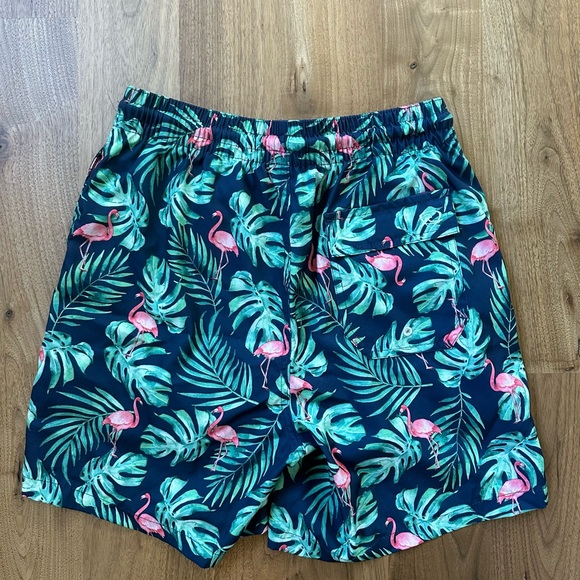 Bundle of 4 men’s swim trucks. 3 are a size S and 1 size M. Flamingos & turtles - Picture 10 of 13